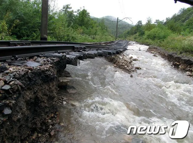 北朝鮮北東部の咸鏡北道で水害に遭った地域の子どもたちが、江原道・元山市の北東部にある海水浴場でキャンプを始めたと、北朝鮮の労働新聞が22日に報じた。（提供:news1）