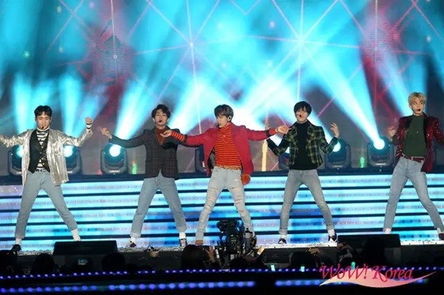 「SHINee」