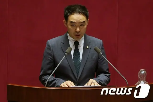 韓国野党が7日、“第2の崔順実（チェ・スンシル）事態”を防ぐため、チェ・テミン－チェ・スンシル一家が不正蓄財した財産を没収する特別法を推進した。