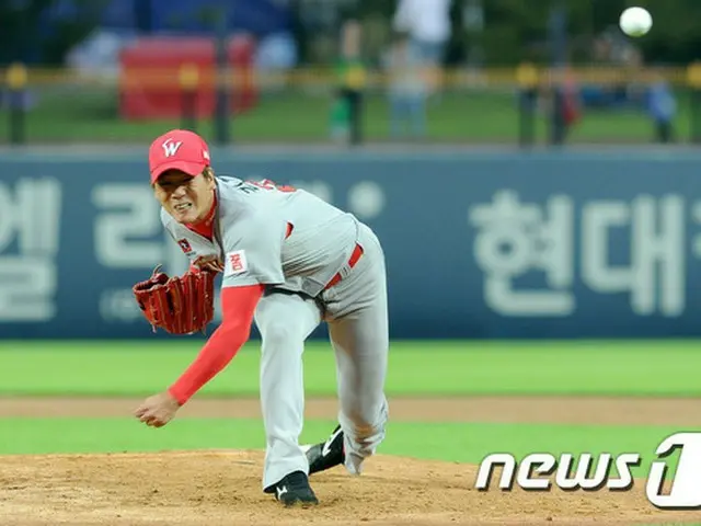 韓国プロ野球SKワイバーンズのエース投手キム・グァンヒョン（28）が来月5日に手術を受けることがわかった。（提供:news1）