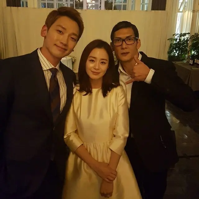 「god」パク・チュニョン、Rain(ピ)－キム・テヒ挙式写真を公開 「これからは夫婦として共に」（提供:news1）