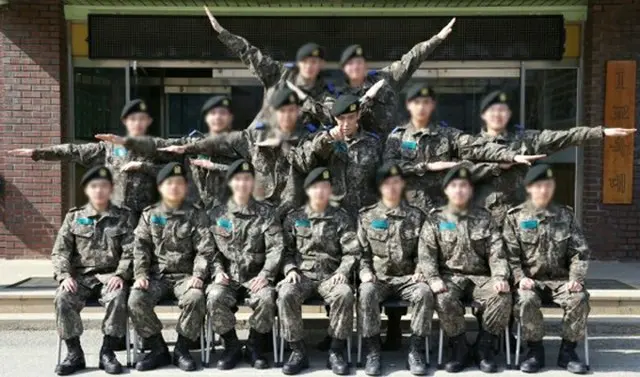 韓国人気アイドルグループ「BIGBANG」T.O.P（29）の訓練所の姿が公開された。（出処:陸軍HP）