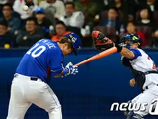 ＜WBC＞イ・デホ、頭部にデッドボール