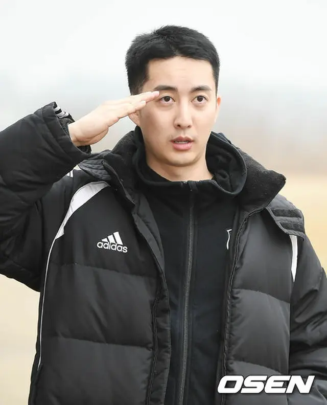 韓国の男性グループ「Double S 301」キム・ヒョンジュン（29）が入隊した。義務警察として軍服務する予定だ。