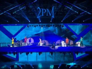 「2PM」、中止となったコンサートを再び開催…負傷のJun.Kも合流