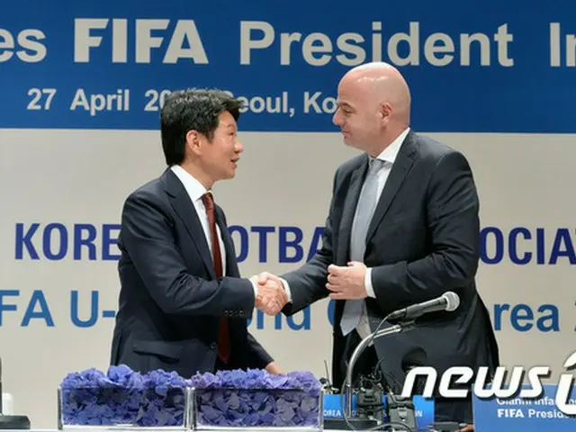 FIFA会長、評議会委員当選の大韓サッカー協会チョン・モンギュ（鄭夢奎）会長に祝意