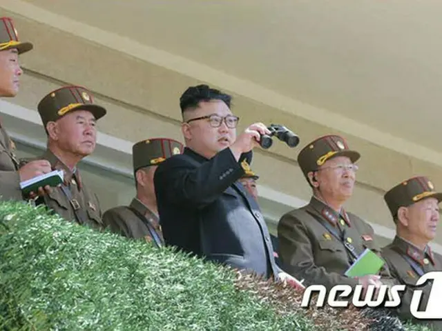 金正恩委員長、戦闘飛行術大会を視察 「完ぺきな飛行術」と称賛