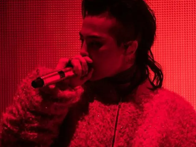 G-DRAGON（BIGBANG）が、ニューアルバム「KWON JI YONG (クォン・ジヨン)」の新曲ステージをソウルコンサートで初公開した。（提供:OSEN）