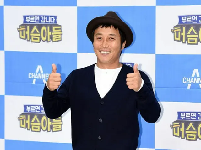 韓国の男性タレント、キム・ビョンマン（41）がスカイダイビングの訓練中に負傷した。