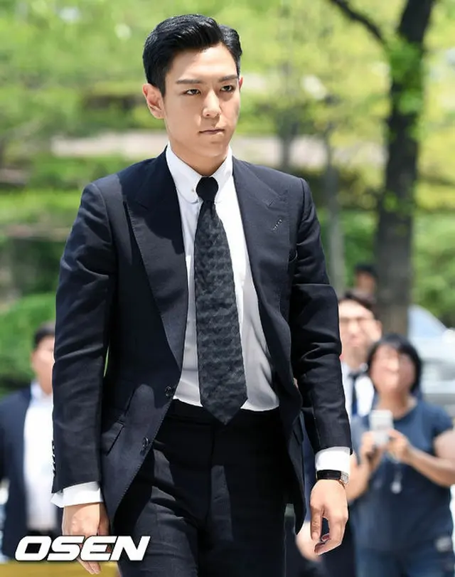 韓国の人気グループ「BIGBANG」T.O.P（29）との大麻吸煙容疑で起訴された元練習生ハン・ソヒが「最初に大麻を勧めたのはあっち（T.O.P）だった」と主張した。（提供:OSEN）