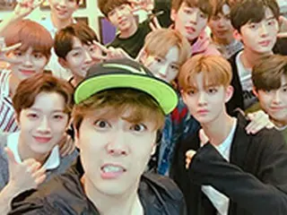 「FTISLAND」ホンギ、「Wanna One」とのラジオ収録認証写真公開…“最近人気の11人の男たち”