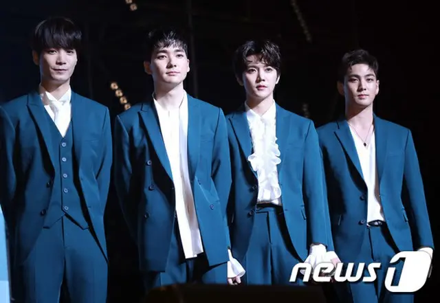 韓国ボーイズグループ「NU‘EST W」が、新曲を公開してすぐに音源チャート1位を獲得し、「実感がわかない。成就感は大きい」と感想を伝えた。（提供:news1）