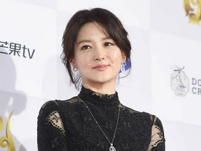 女優イ・ヨンエ、Mnet 「2017 MAMA」に出席