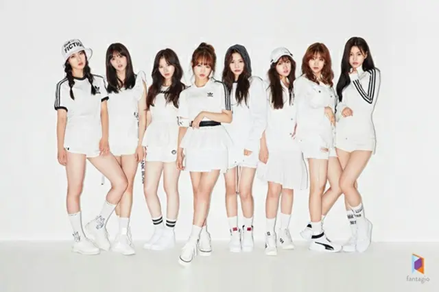 韓国ガールズグループ「Weki Meki」が、1stミニアルバム「WEME」で、2017年にデビューしたガールズグループの中で最高のアルバム販売数を記録した。（提供:OSEN）