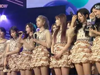 「LOVELYZ」、音楽番組で1位に涙