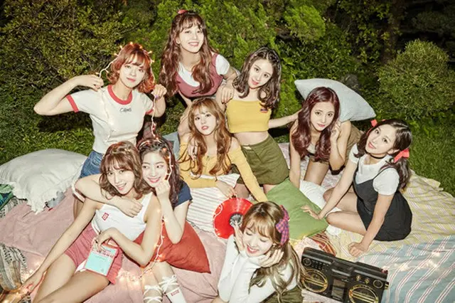 韓国のガールズグループブランド評判12月のデータ分析の結果、「TWICE」が1位、「Red Velvet」が2位、「LOVELYZ」が3位となった。（提供:OSEN）