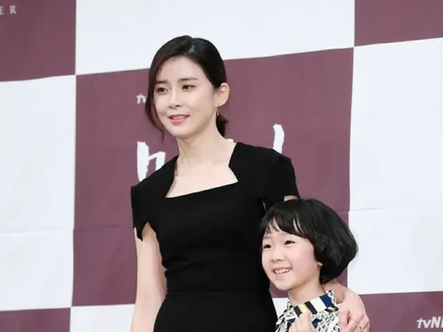 韓国版「Mother」のキム・チョルギュ監督が400:1の競争率を経て抜てきされた子役ホ・ユルを称賛した。