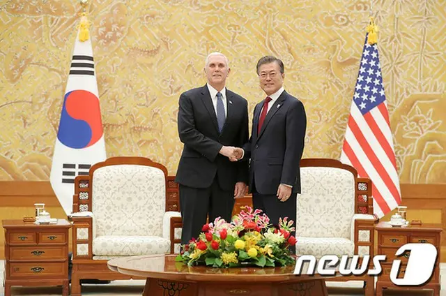 韓国の文在寅（ムン・ジェイン）大統領がマイク・ペンス米副大統領の訪韓当時（8日）、ペンス副大統領に韓国の洗濯機に対するセーフガード（緊急輸入制限措置）措置を解除することを要請していたことがわかった。