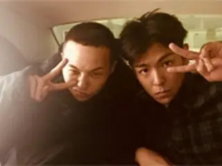 「BIGBANG」T.O.P、G-DRAGONの入隊を見送る…“熱い抱擁”も