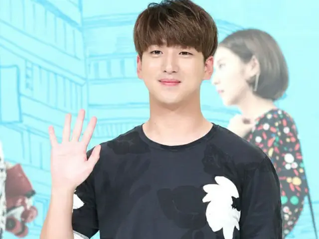 韓国アイドルグループ「B1A4」BARO（バロ、25）が態度への物議と熱愛疑惑に関して、ファンに謝罪した。