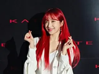 「EXID」ハニ、“赤い髪”でビューティートークショーに登場し注目浴びる