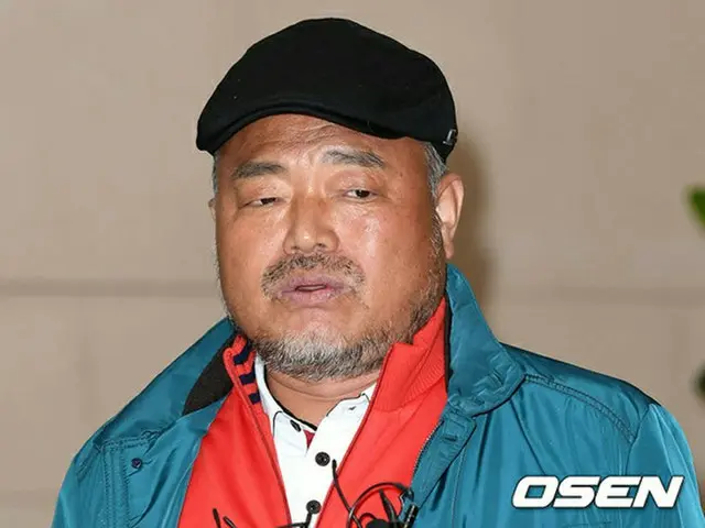 韓国歌手キム・フングク（59）側が傷害容疑で追加告訴されたことに関連し、驚いているとの立場を明かした。