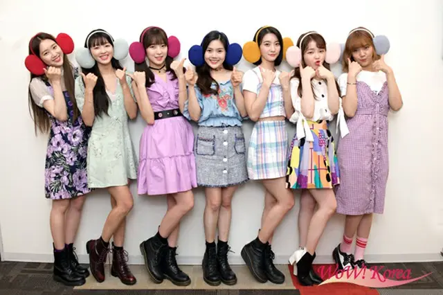 「OH MY GIRL BANHANA」左からジホ、ユア、アリン、ヒョジョン、ビニ、スンヒ、ミミ