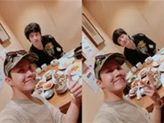 「防弾少年団」J-HOPE、訪韓した坂口健太郎との食事風景を公開…イケメン2人に視線集中