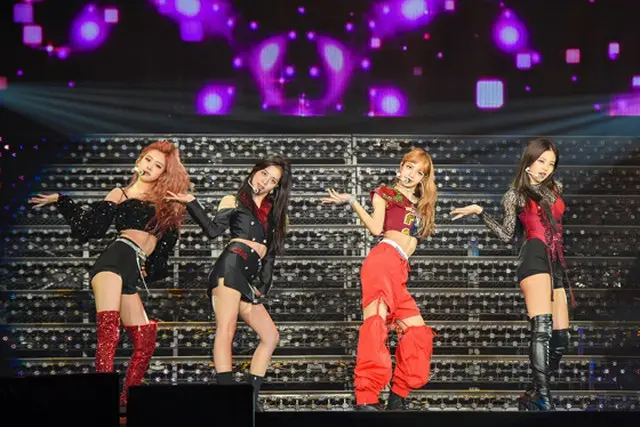 「BLACKPINK」、ワールドレベルのステージを披露！自身初のライブツアーが大阪よりスタート（オフィシャル）