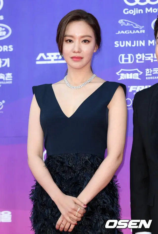 韓国女優キム・アジュンが信号無視で接触事故を起こしたとされるなか、所属事務所側は「確認中」という立場だ。（提供:OSEN）