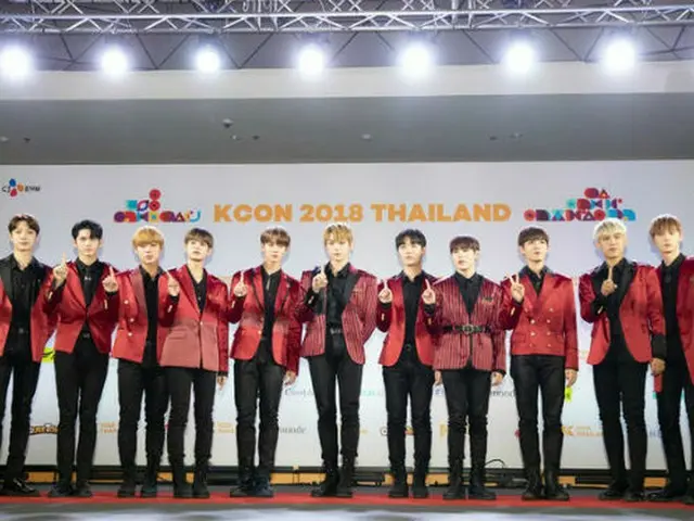 「KCON 2018 THAILAND」のレッドカーペットに登場した「Wanna One」。（提供:OSEN）