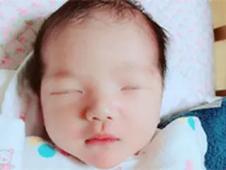 歌手ノ・ジフン＆イ・ウンヘ夫妻、第一子誕生＝そっくりの息子を公開！