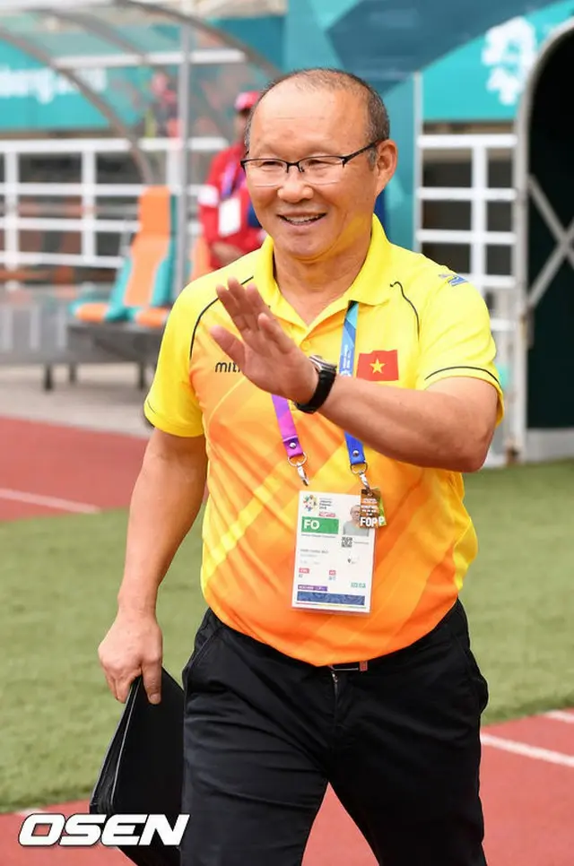 ＜サッカー＞パク・ハンソ監督、「私とベトナムを応援する韓国のファンにいつも感謝」（提供:OSEN）