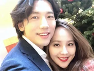 “いつの間に8回目”俳優キ・テヨン＆ユジン夫妻、クリスマスに甘い自撮り写真を公開