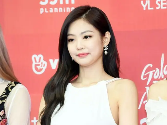 「BLACKPINK」JENNIE（ジェニー）が、2月ガールズグループの個人ブランド評判1位を獲得した。（提供:OSEN）