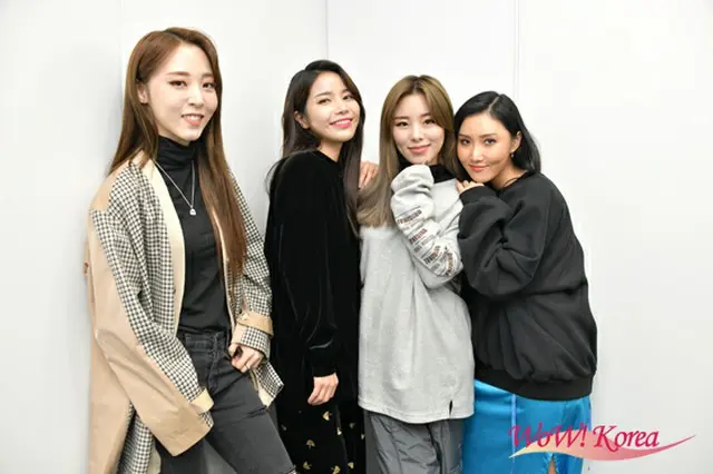 「MAMAMOO」左からムンビョル、ソラ、フィイン、ファサ