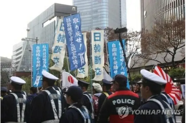 東京・銀座付近でデモをする右翼団体（資料写真）＝（聯合ニュース）