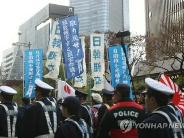 東京・銀座付近でデモをする右翼団体（資料写真）＝（聯合ニュース）