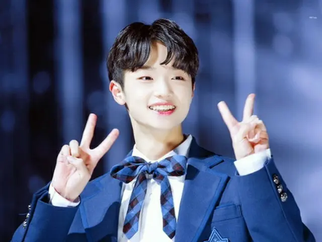 韓国オーディション番組「PRODUCE X 101」の初舞台がベールを脱いだ中、センターを務めるDSPメディア練習生のソン・ドンピョの過去の姿が話題になっている。（写真提供:OSEN）