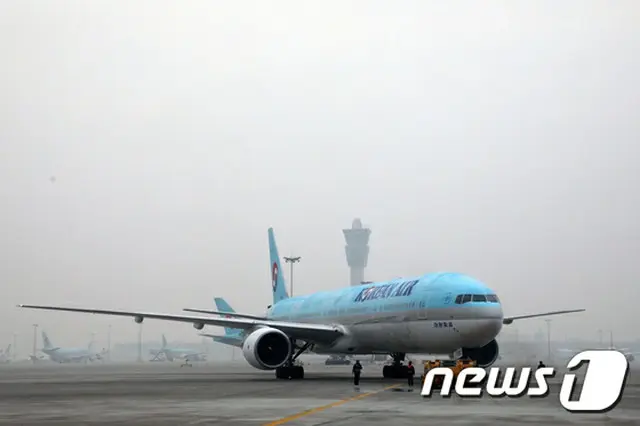 済州行きの大韓航空機、“異常振動”で緊急回航…エンジンから火花＝韓国