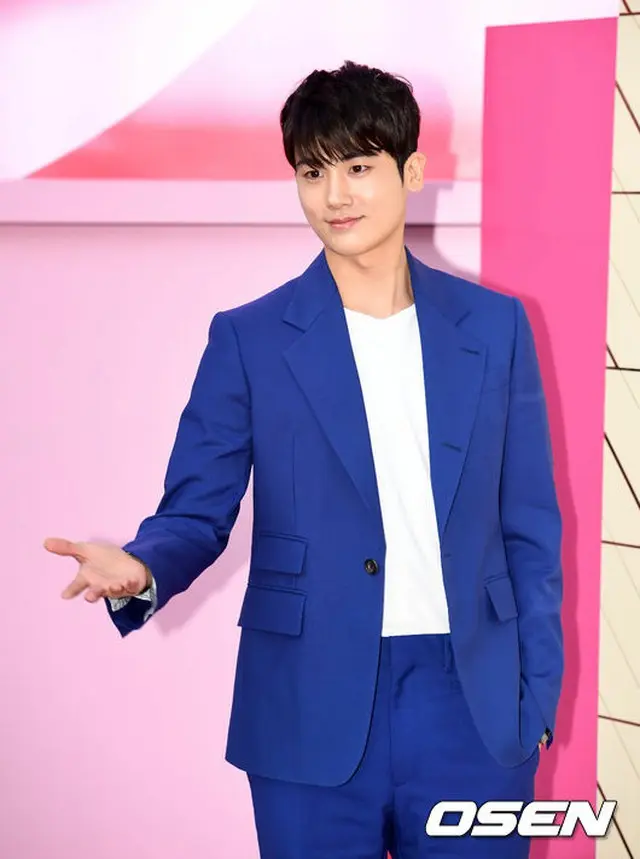 俳優パク・ヒョンシク(ZE:A)が6月に入隊する。（提供:OSEN)