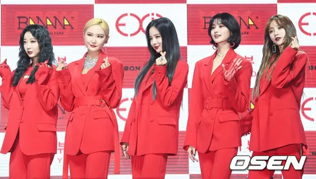 韓国ガールズグループ「EXID」のソルジとLE、ヘリンは現事務所と再契約し、ハニとジョンファは事務所を離れることになった。（提供:OSEN）