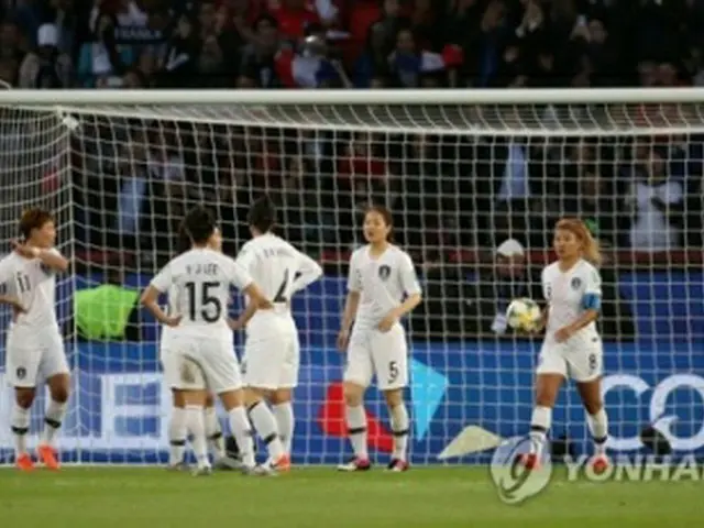 フランスに完敗した韓国女子代表＝７日、パリ（聯合ニュース）