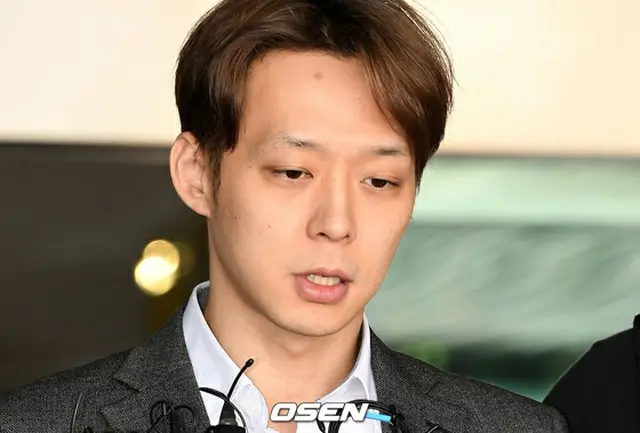 韓国歌手兼俳優として活動していたパク・ユチョン（33）が、拘束中の被疑者として法廷に立った。今は芸能人ではなく被告人だ。（提供:OSEN）