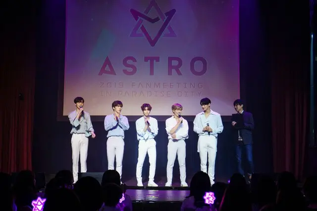 「ASTRO」、「FANMEETING in PARADISE CITY」 の様子を大公開！（オフィシャル）