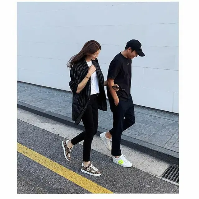 韓国俳優チュ・サンウク＆女優チャ・イェリョン夫妻が、ラブラブなデート写真を公開して話題になっている。（写真提供:OSEN）