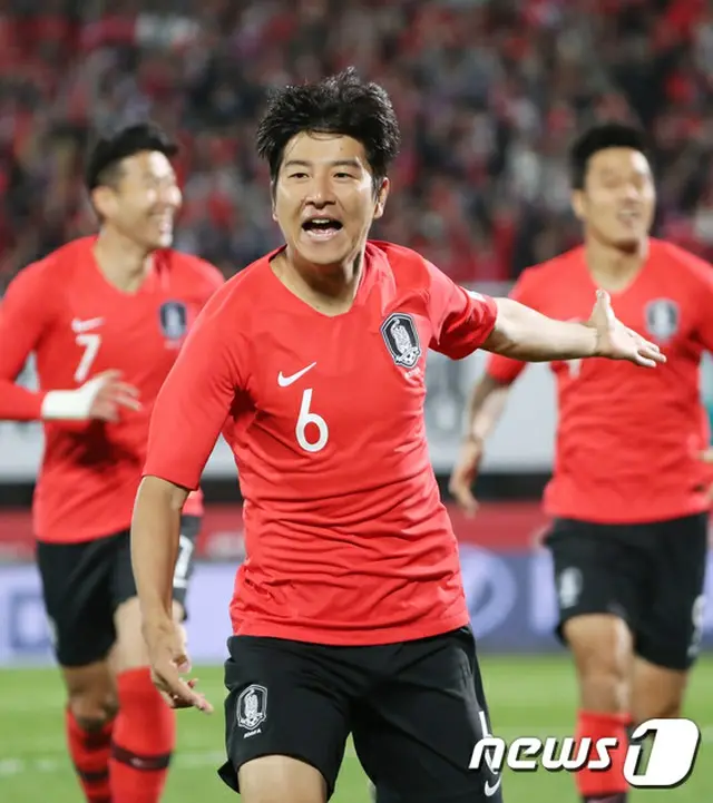 サッカー韓国A代表、負傷離脱でパク・チュホが抜てき（画像:news1）