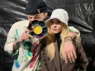 DARA（元2NE1）、G-DRAGONとの仲睦まじい2ショット公開