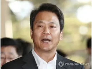 文大統領最側近　選挙介入疑惑の容疑者として出頭＝検察を批判