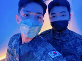 【トピック】「CNBLUE」イ・ジョンシン＆カン・ミンヒョク、たくましく美しい軍服姿が話題